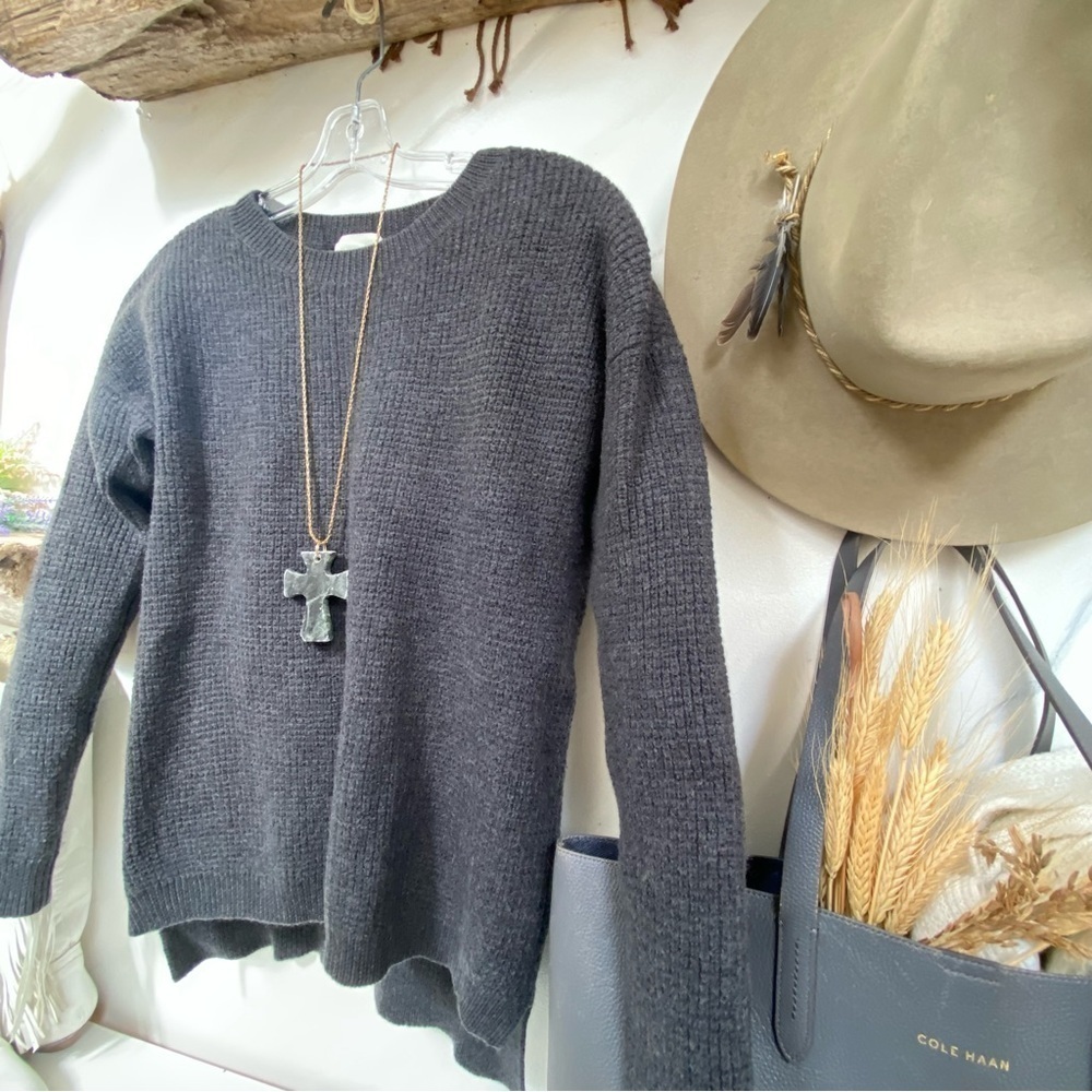 Aritzia Wilfred FREE wool ITALIAN yarn granny style sweater w cottage core vibe